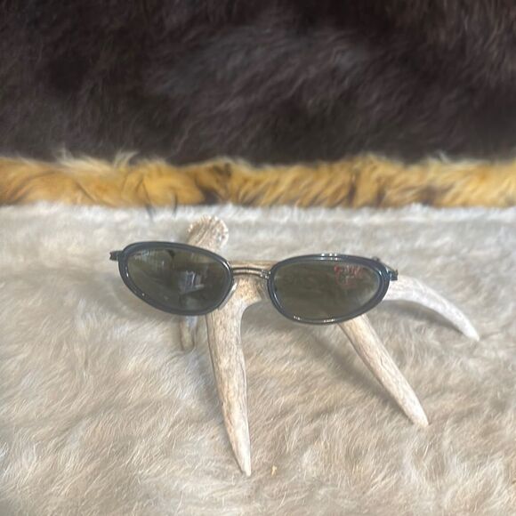 Ray ban sunglasses (6002) - Picture 1 of 3